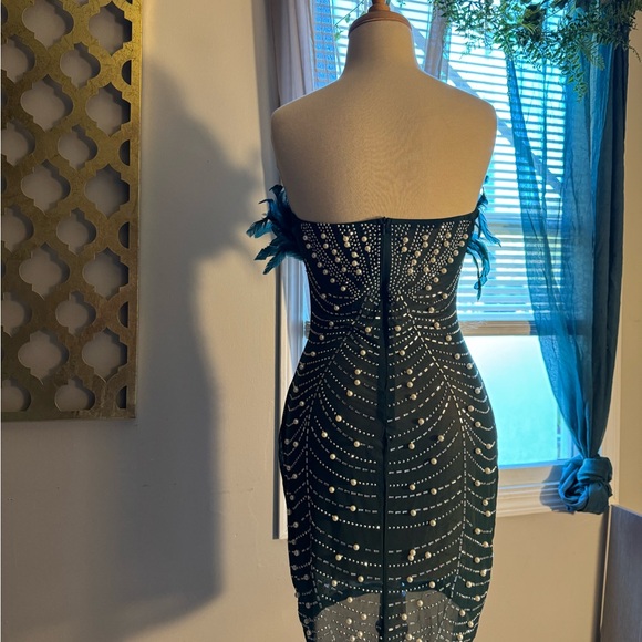 Halloween emerald fancy costume dress. Feathered bust with gems. Women’s Large - Picture 4 of 9